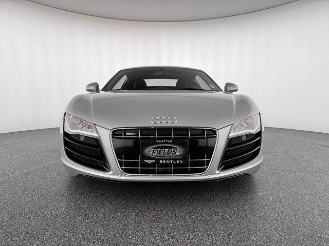 Photo of 2010 Ice Silver Metallic With Apollo Silver Sideblades Audi R8
