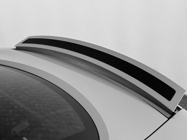 Photo of 2010 Ice Silver Metallic With Apollo Silver Sideblades Audi R8