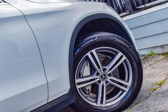Photo of 2020 White Mercedes-Benz GLC 300