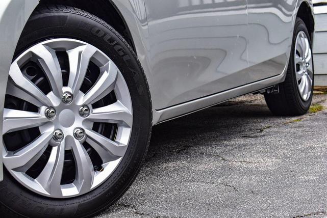 Photo of 2017 Classic Silver Metallic Toyota Corolla