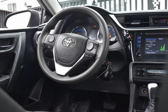 Photo of 2017 Classic Silver Metallic Toyota Corolla