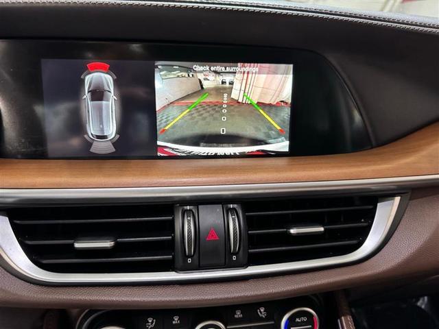 Photo of 2020 White Alfa Romeo Stelvio