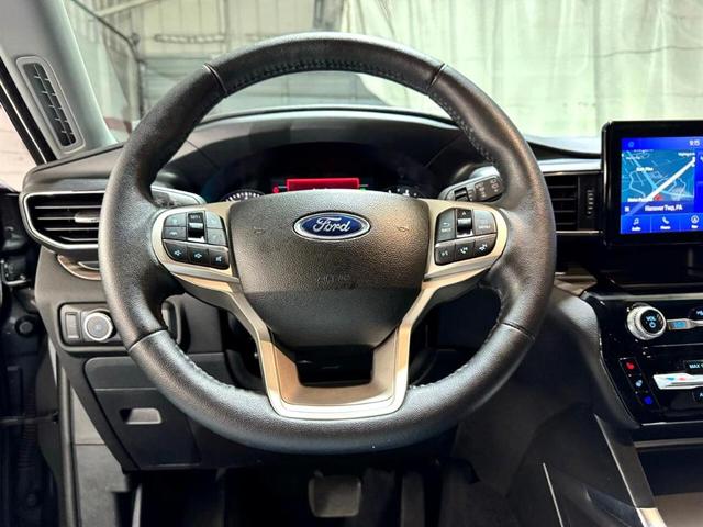 Photo of 2023 Gray Ford Explorer