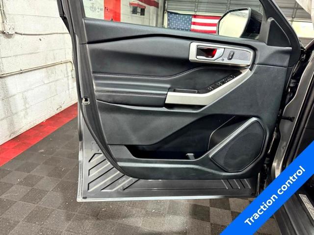 Photo of 2023 Gray Ford Explorer