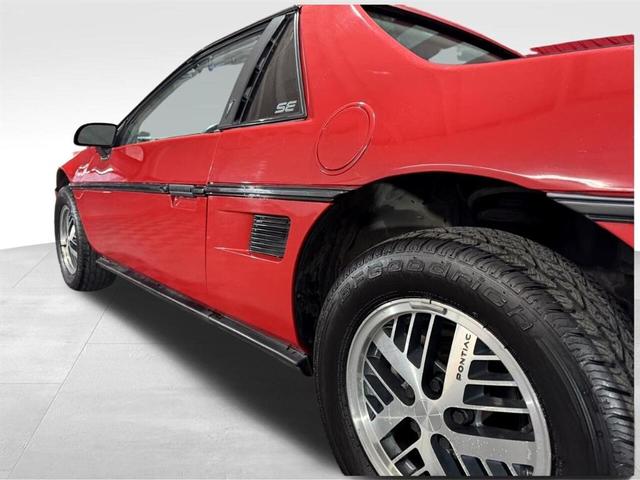 Photo of 1984 Red Pontiac Fiero