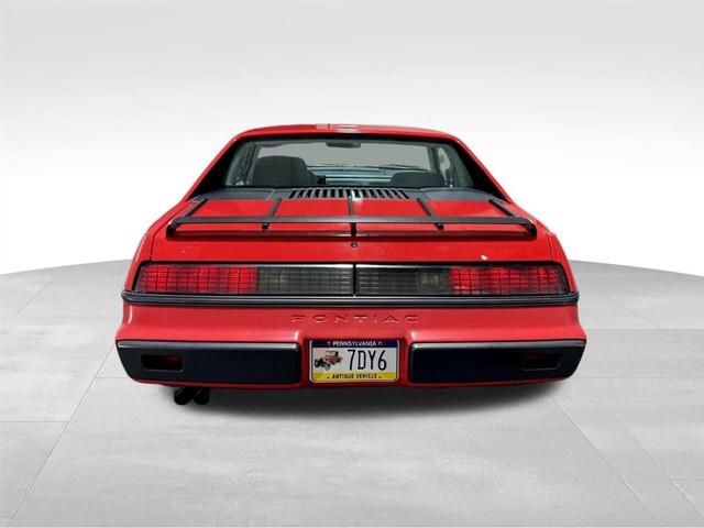 Photo of 1984 Red Pontiac Fiero