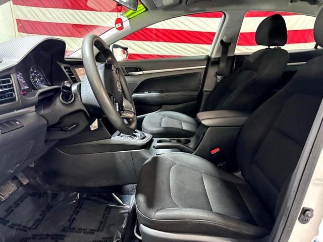 Photo of 2019 White Hyundai ELANTRA