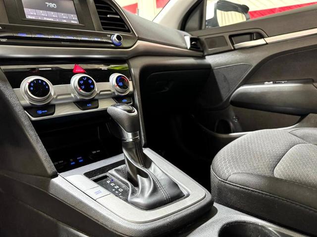 Photo of 2019 White Hyundai ELANTRA