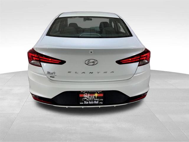 Photo of 2019 White Hyundai ELANTRA