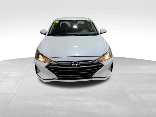 Photo of 2019 White Hyundai ELANTRA