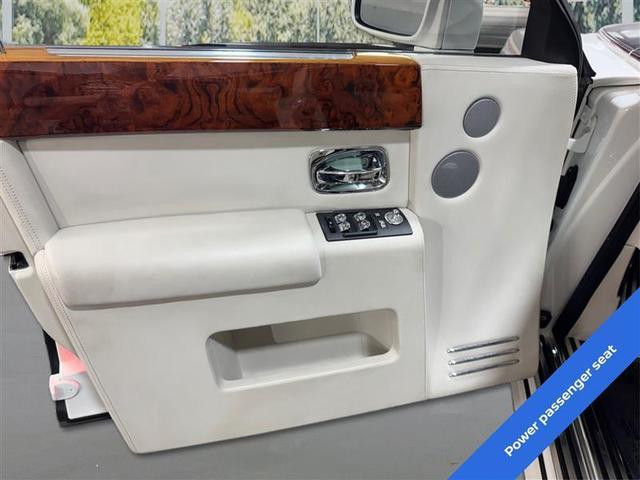 Photo of 2013 White Rolls-Royce Phantom VI