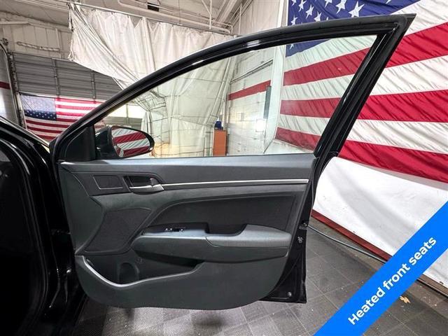 Photo of 2020 Black Hyundai ELANTRA