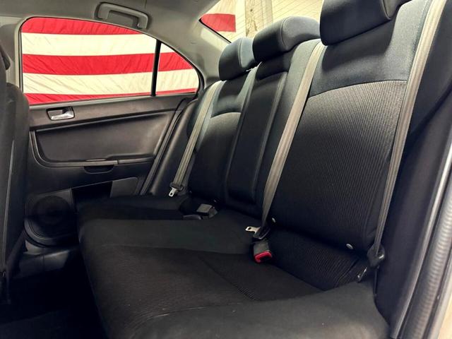 Photo of 2016 White Mitsubishi Lancer