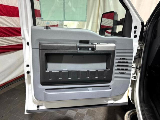 Photo of 2015 White Ford F-250