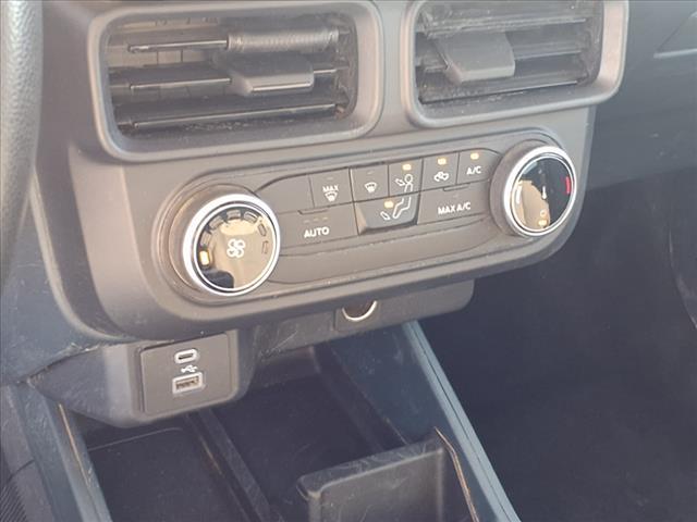 Photo of 2022 White Ford Maverick
