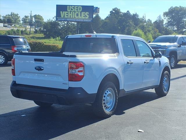 Photo of 2022 White Ford Maverick