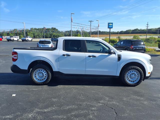 Photo of 2022 White Ford Maverick