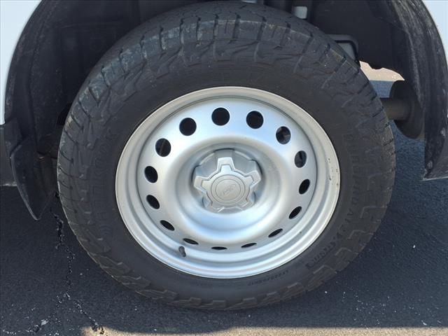 Photo of 2022 White Ford Maverick