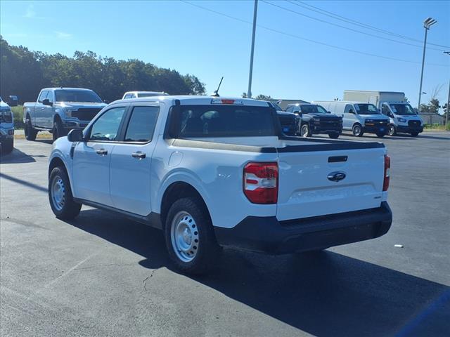 Photo of 2022 White Ford Maverick