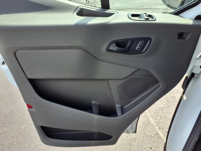 Photo of 2022 White Ford Transit-350