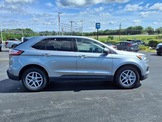 Photo of 2022 Silver Ford Edge
