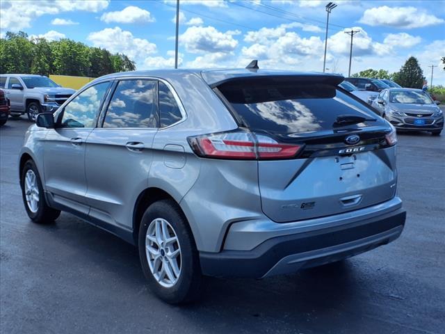 Photo of 2022 Silver Ford Edge