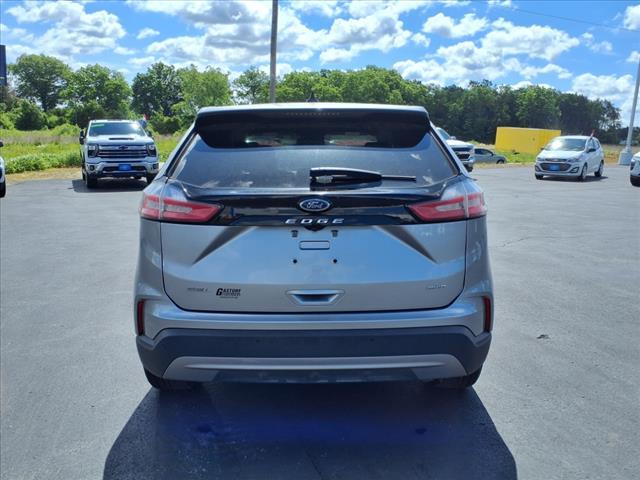 Photo of 2022 Silver Ford Edge