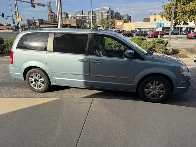 Photo of 2008 Blue Chrysler Town & Country