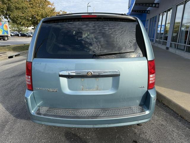Photo of 2008 Blue Chrysler Town & Country