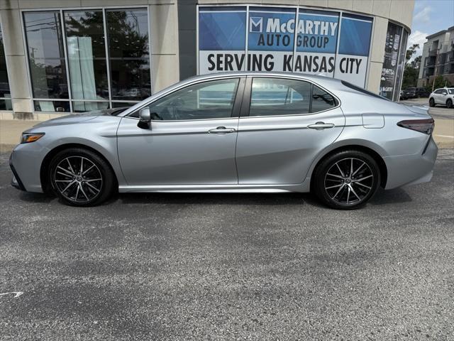 Photo of 2022 Celestial Silver Metallic Toyota Camry