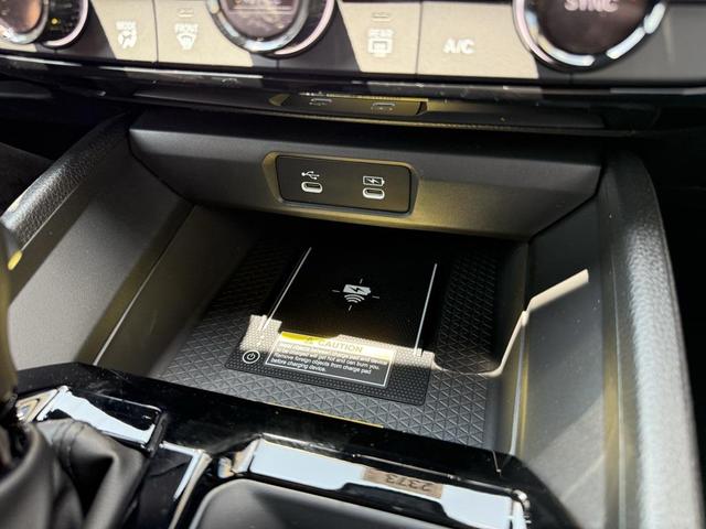 Photo of 2025 Platinum White Pearl Honda Accord Hybrid