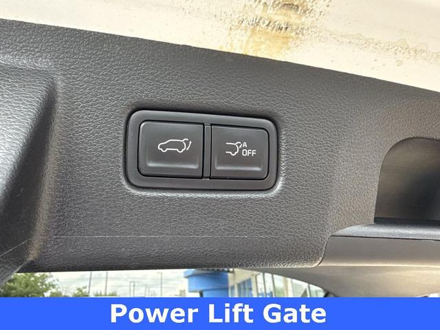 Photo of 2024 Glacial White Pearl Kia Telluride
