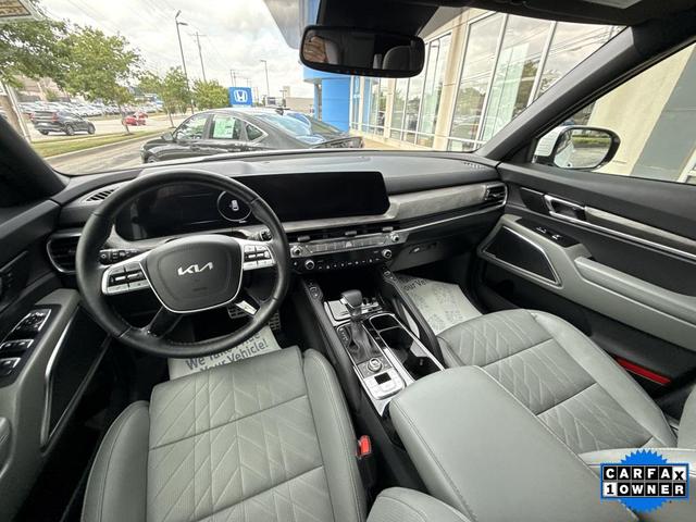 Photo of 2024 Glacial White Pearl Kia Telluride