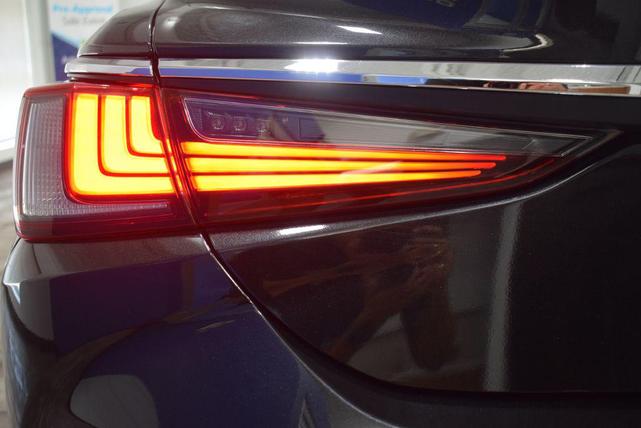 Photo of 2019 BLACK Lexus ES 350