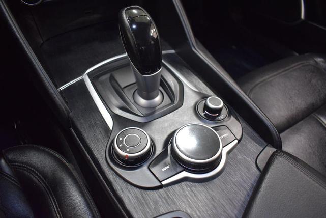 Photo of 2019 RED Alfa Romeo Giulia