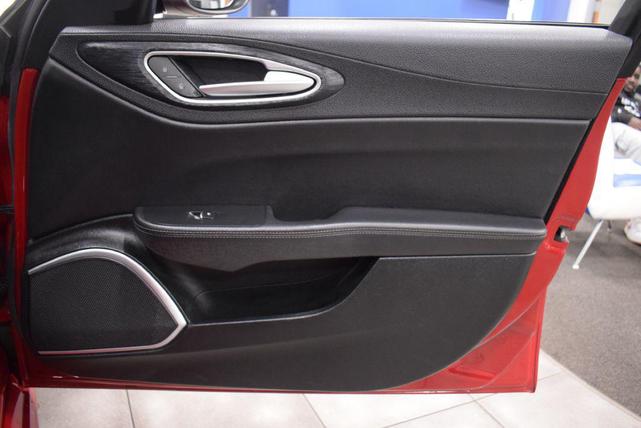 Photo of 2019 RED Alfa Romeo Giulia