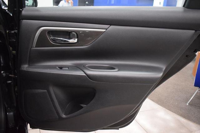 Photo of 2014 BLACK Nissan Altima