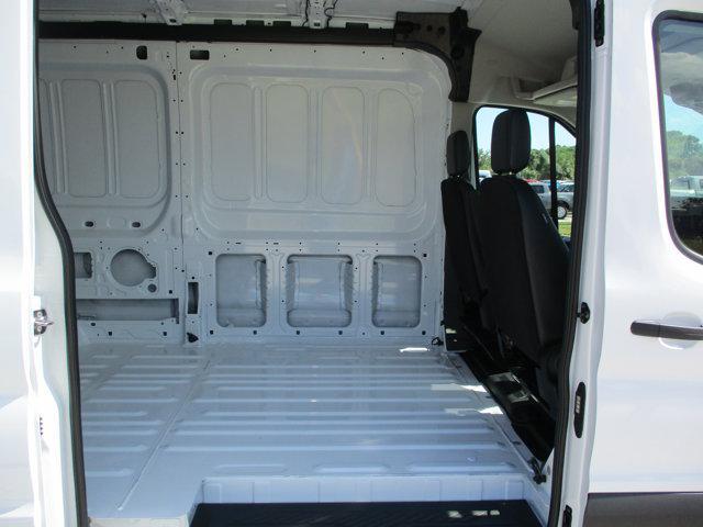Photo of 2025 Oxford White Ford Transit-250