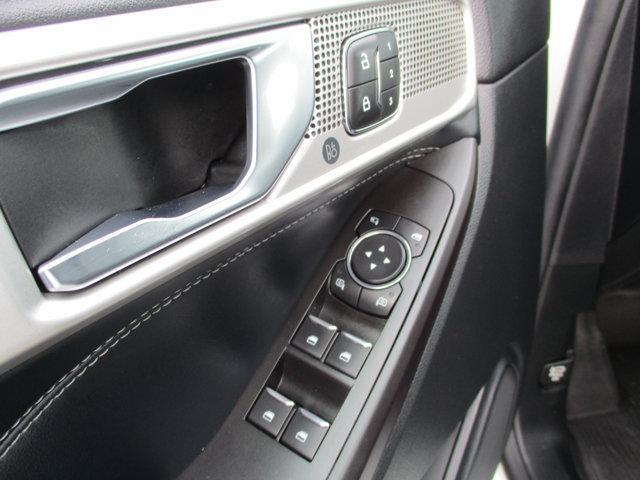 Photo of 2020 White Ford Explorer