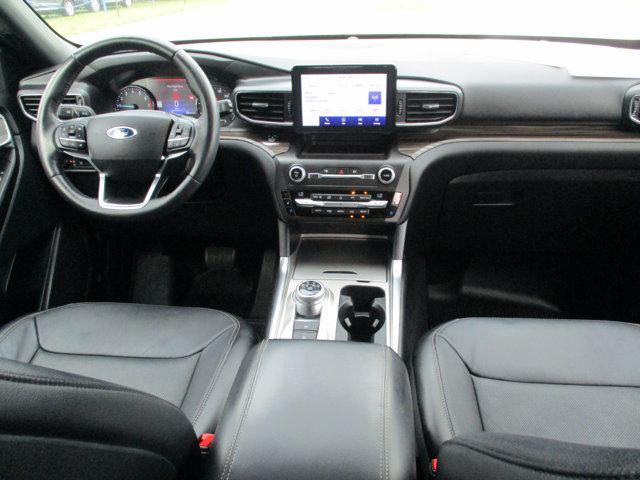 Photo of 2020 White Ford Explorer