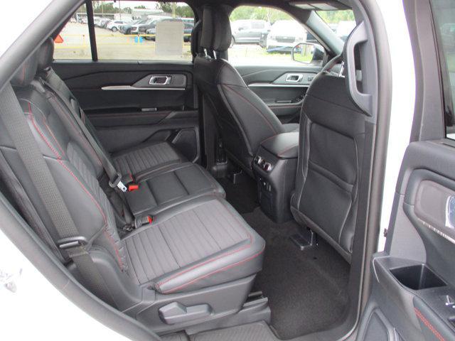 Photo of 2025 Star White Metallic Tri-Coat Ford Explorer