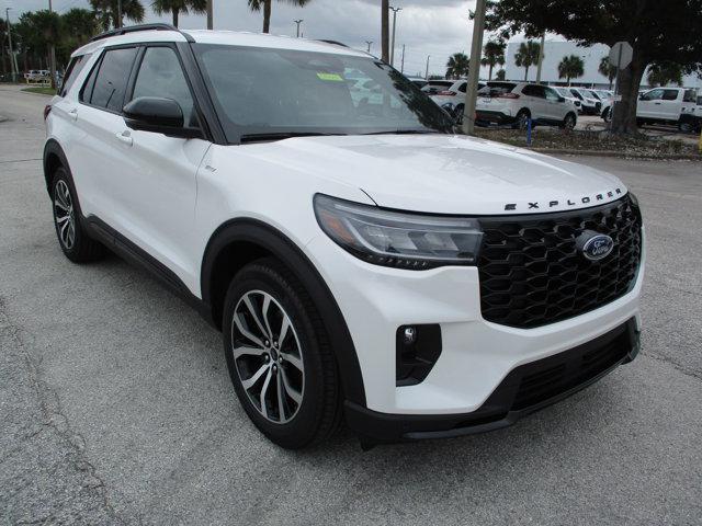 Photo of 2025 Star White Metallic Tri-Coat Ford Explorer