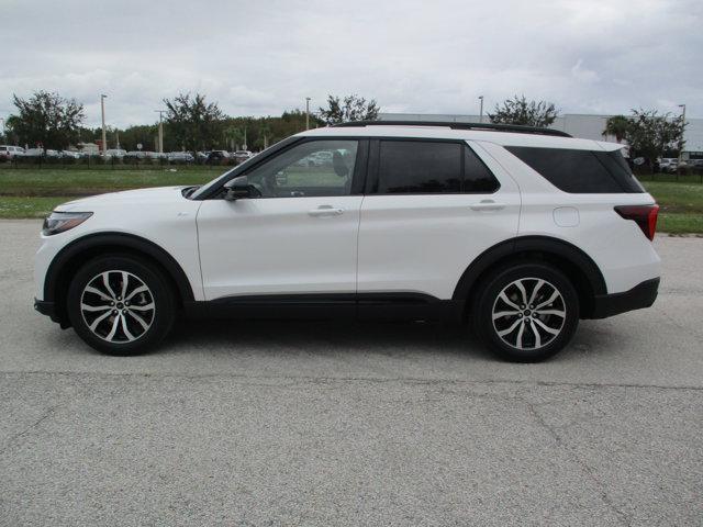 Photo of 2025 Star White Metallic Tri-Coat Ford Explorer