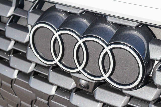 Photo of 2025 White Audi Q5