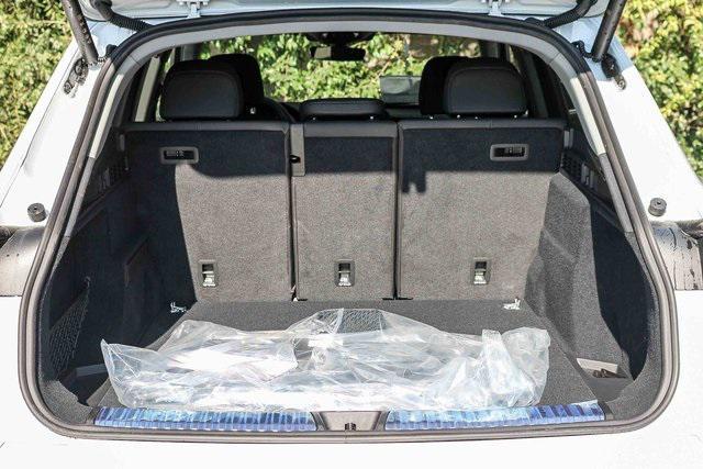 Photo of 2025 White Audi Q5