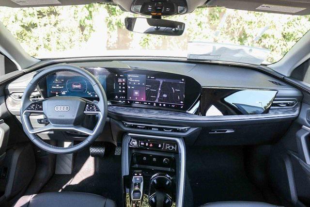 Photo of 2025 White Audi Q5