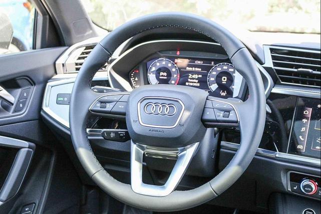 Photo of 2025 Chronos Gray Metallic Audi Q3