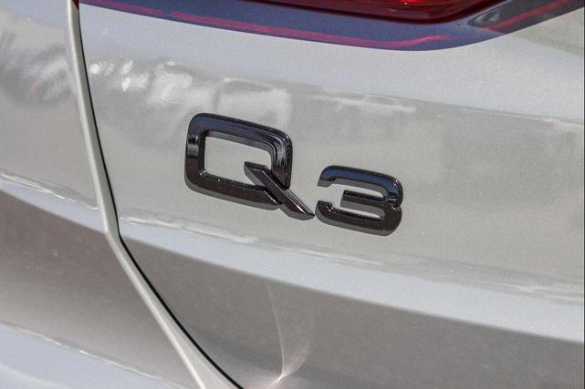 Photo of 2025 Chronos Gray Metallic Audi Q3