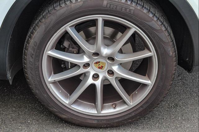 Photo of 2019 White Porsche Cayenne