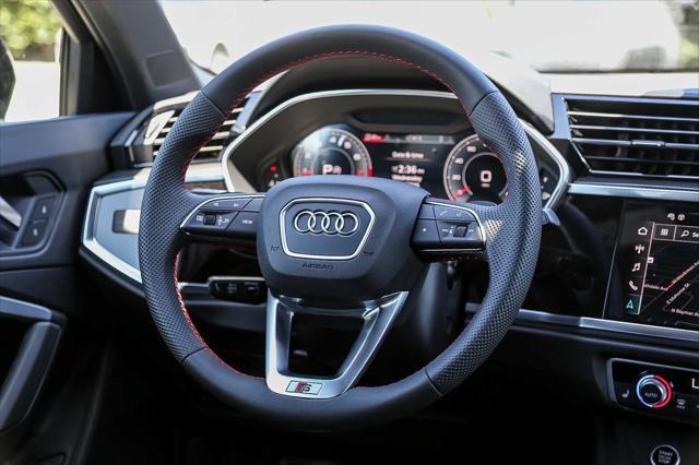 Photo of 2025 Mythos Black Metallic Audi Q3